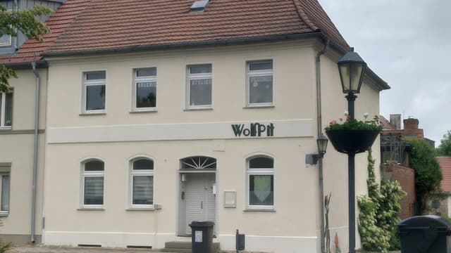 Wohnhaus mit Walmdach
