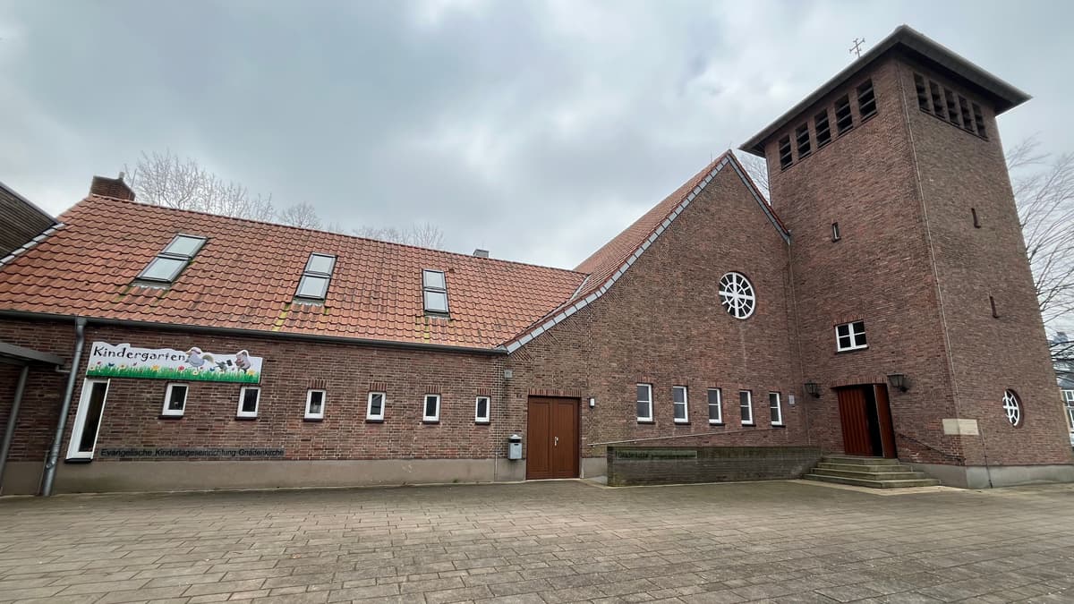 Nordansicht mit Turm