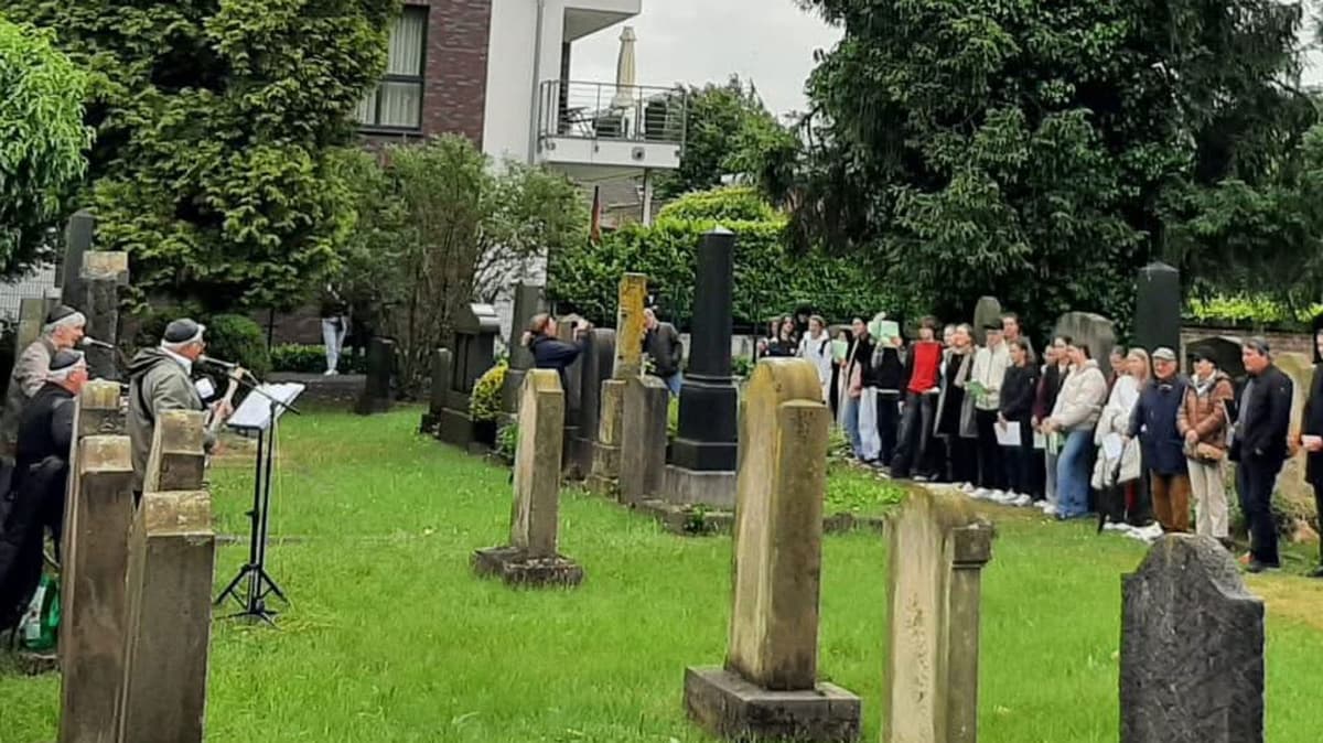 Besuch auf dem Friedhof 2025 - 200. Geburtstag Jacob Goldstein