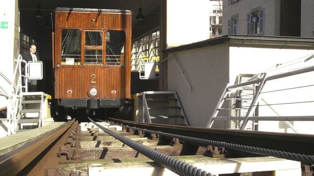 Standseilbahn (Seilbahn auf Schienen)