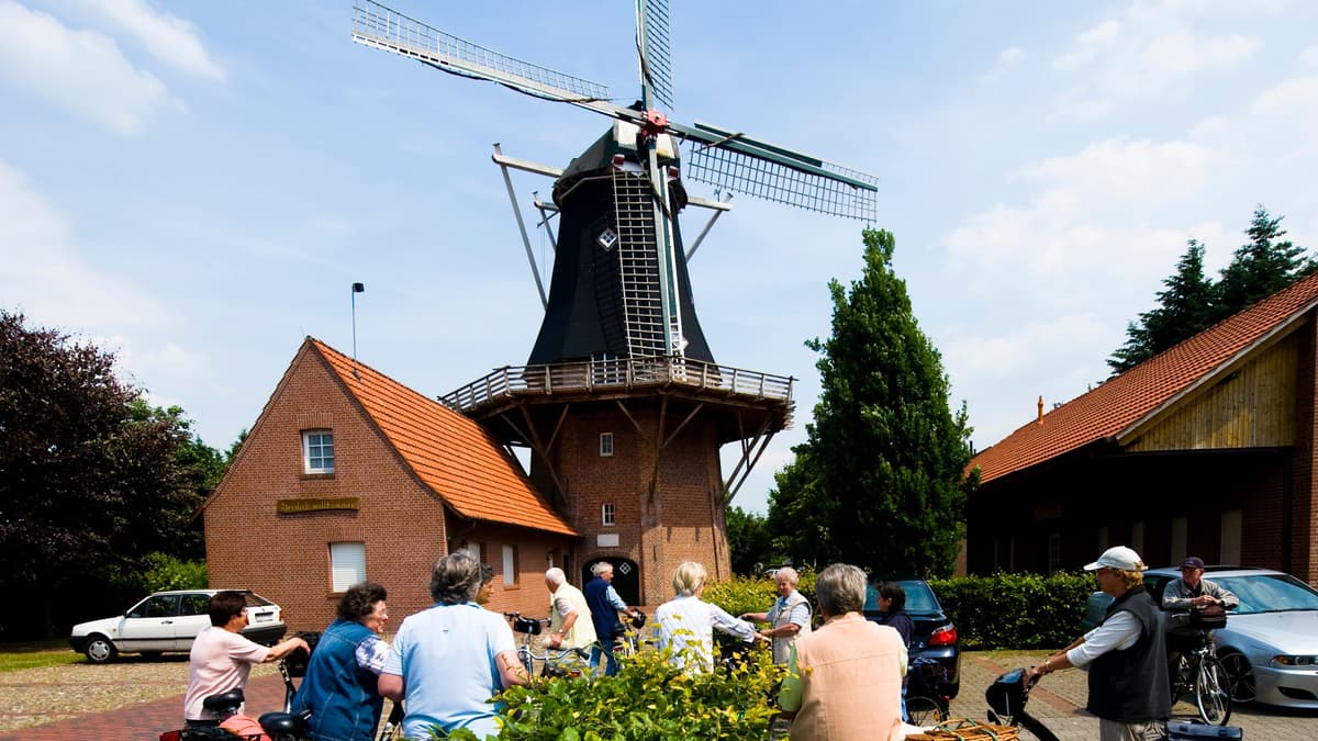 Kreutzmanns Mühle mit Radfahrern