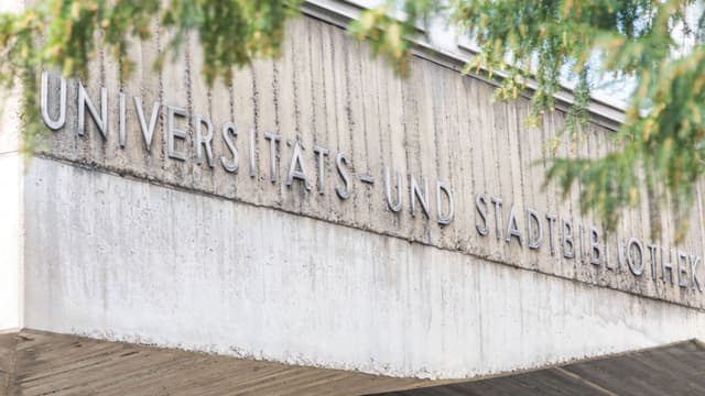 Universitäts- und Stadtbibliothek