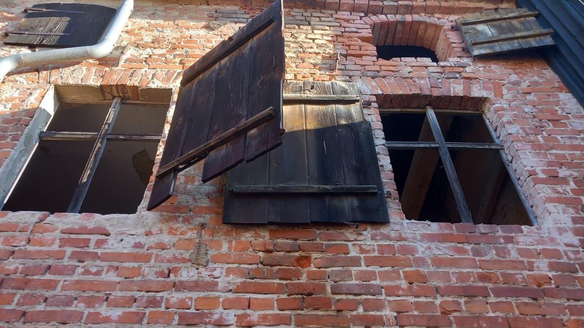 Fensterklappen Mittelhaus