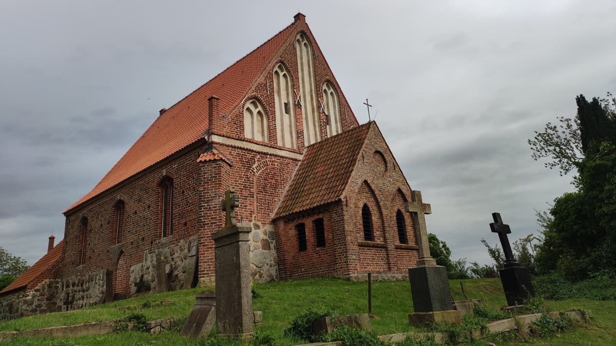 Kirche Neuenkirchen dramatisch