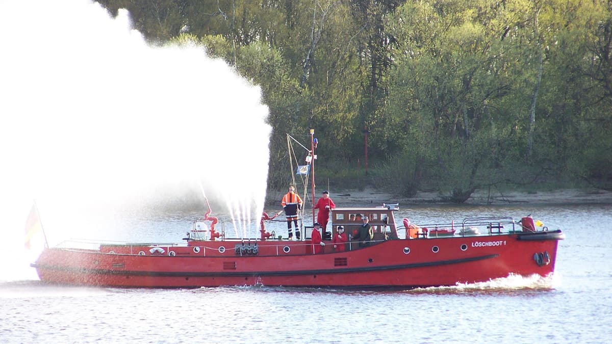 Löschboot 1