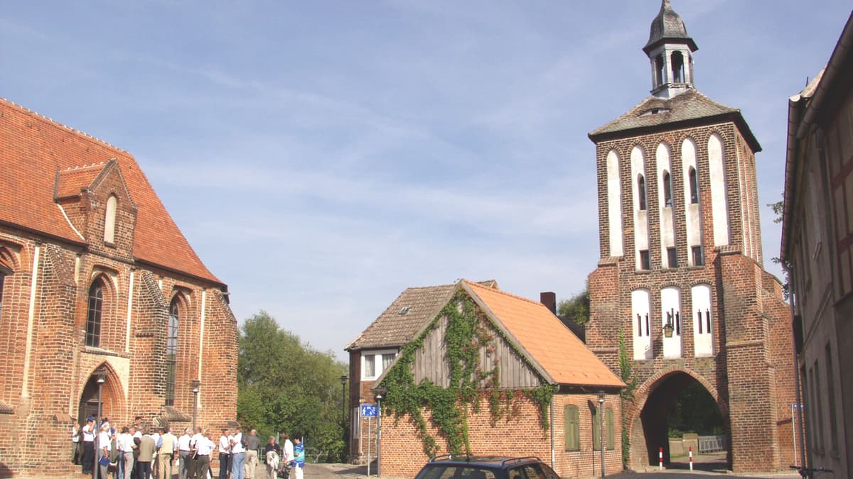 Salzkirche und Beustertor in Seehausen (Altmark)