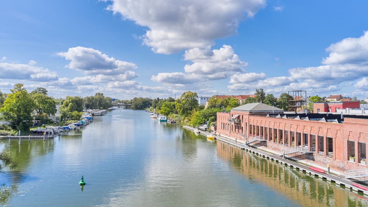 revitalisierte Sheddachhalle