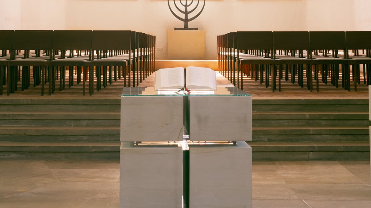 St. Martini Kirche Abendmahlstisch