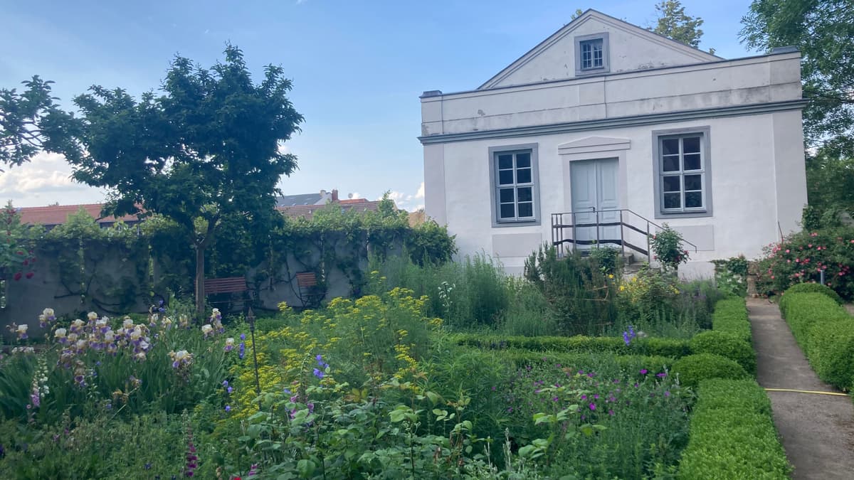 Apothekergarten mit Gartenhaus