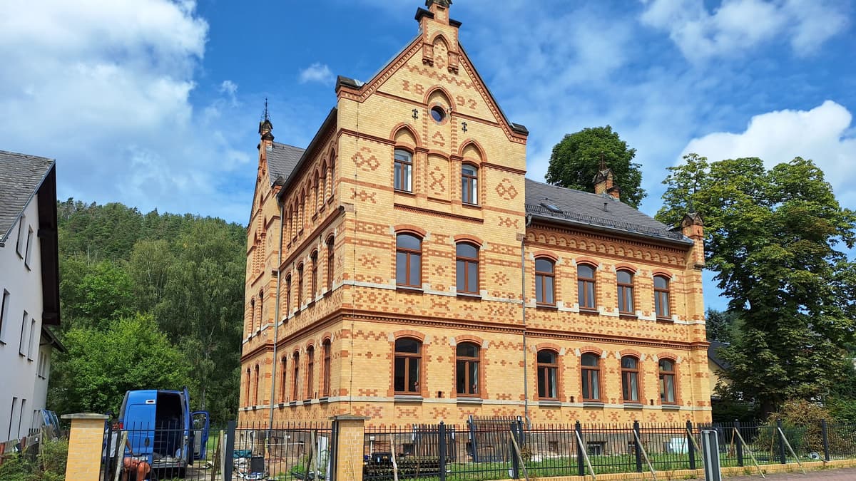 Südseite der alten Schule