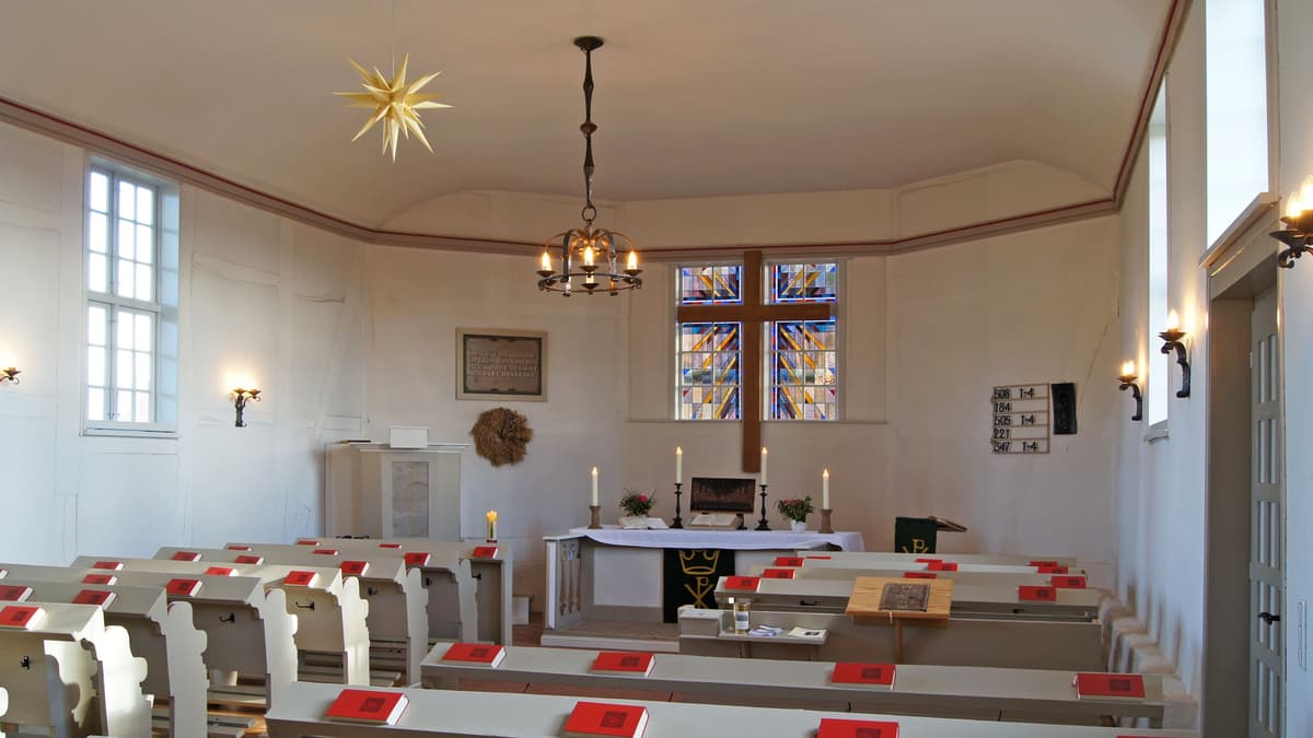Kirche Worth, Innenraum Blick auf den Altar