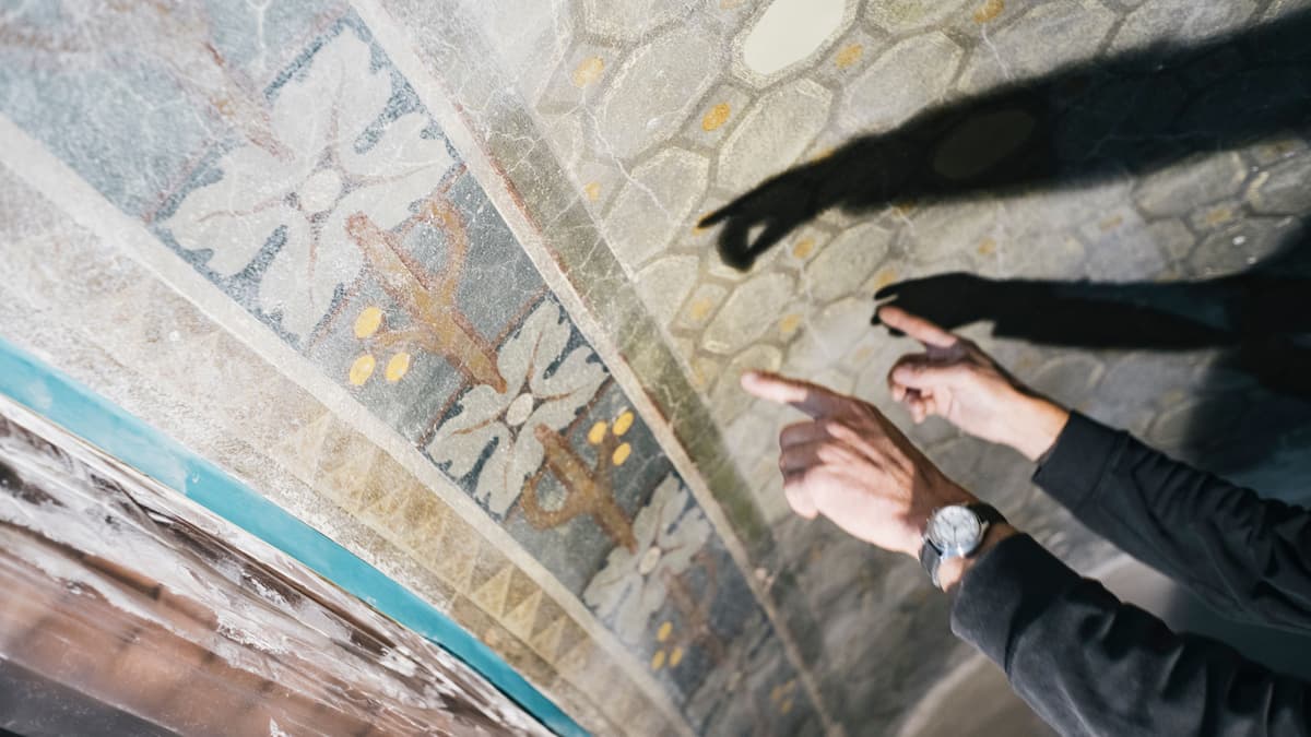 Freigelegte Deckenmalereien im Chorraum
