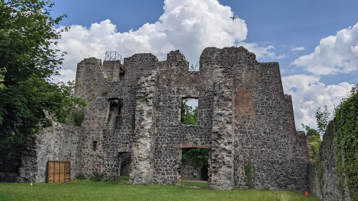 Oberburg Staufenberg. Ruine des Hauptgebäudes, dem sogn. „Palas“