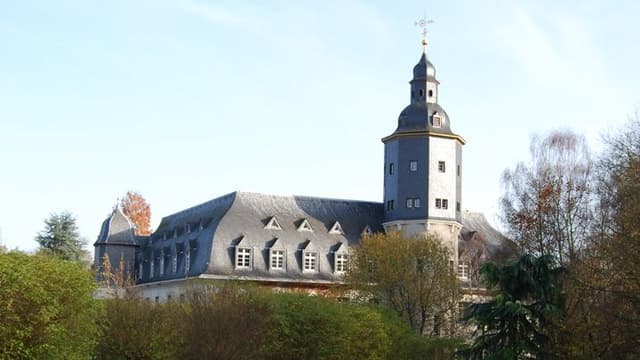 Rheindorfer Burg und ehemaliges Dominikanerkloster