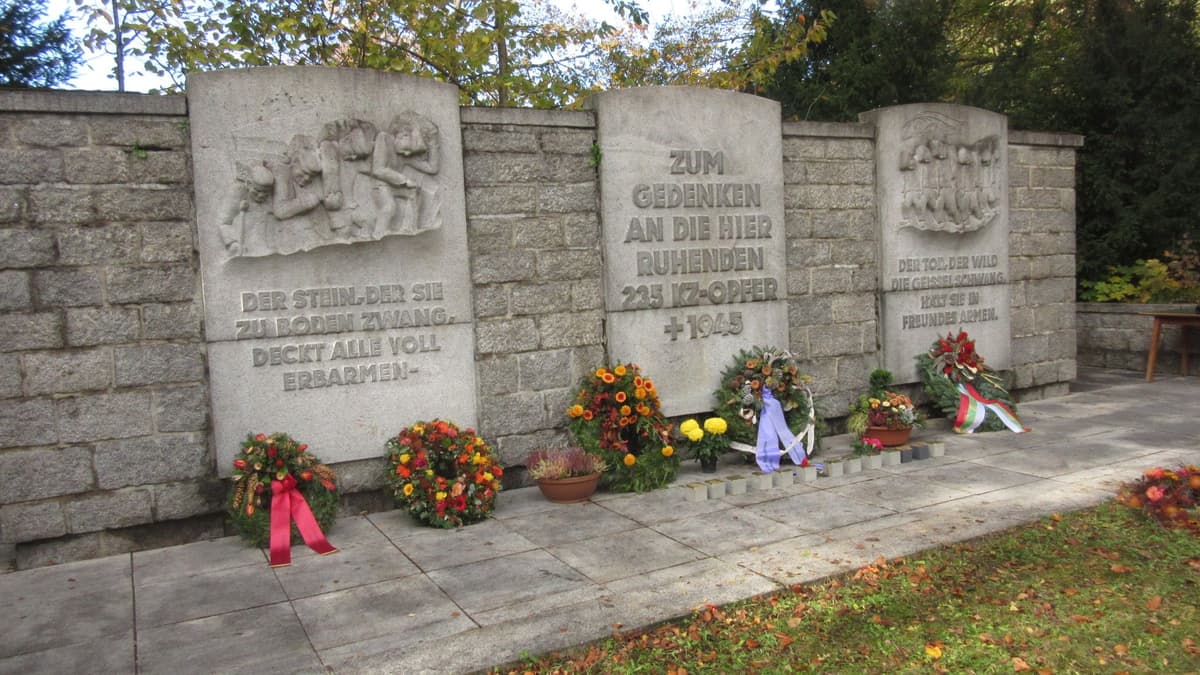 KZ-Gedenkhain und Feld 9 auf dem Westfriedhof