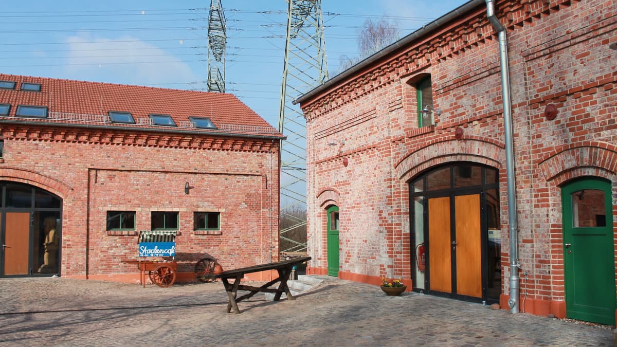 Ausschnitt ehemalige Scheune und Stallgebäude