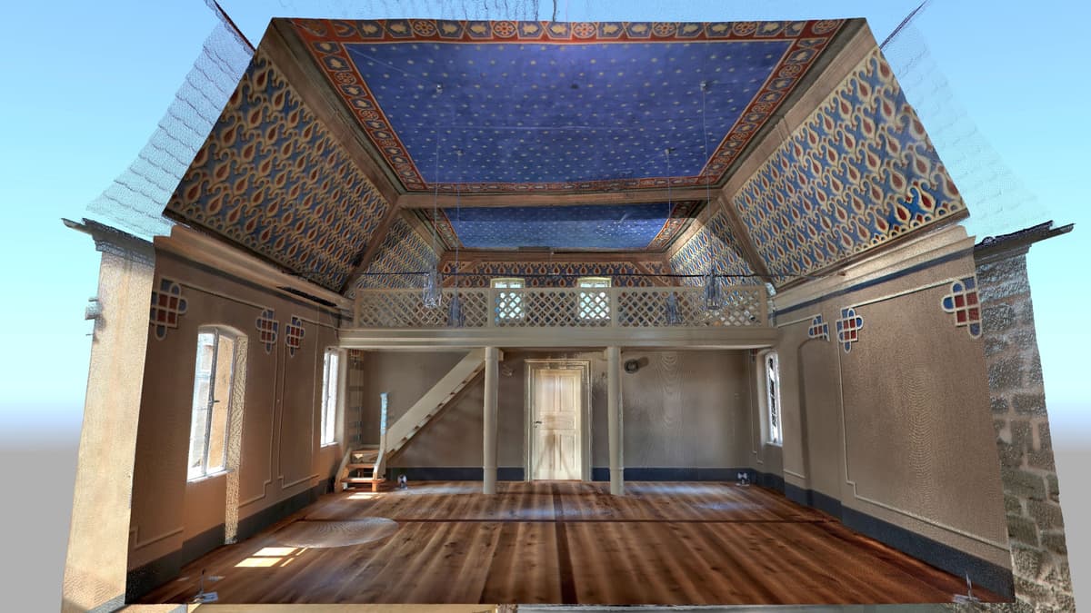 Der Betsaal mit dem Sternenhimmel in der Wiesenbronner Synagoge