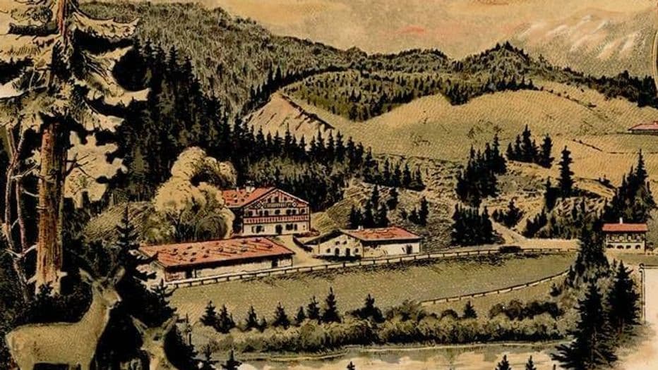 Blick zur Kapelle und Klausenhaus