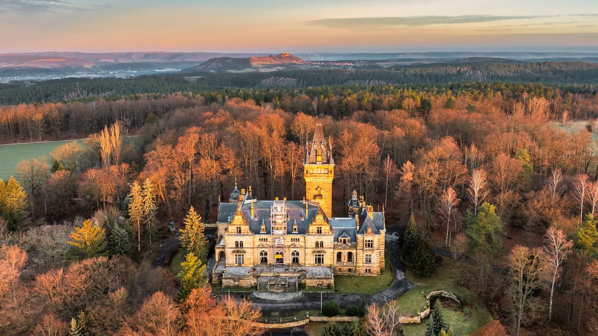 Neues Schloss Hummelshain von Süd