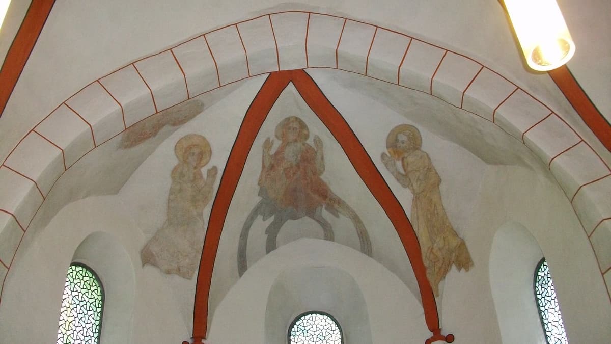 Freskenmalerei in der romanischen Basilika Almersbach