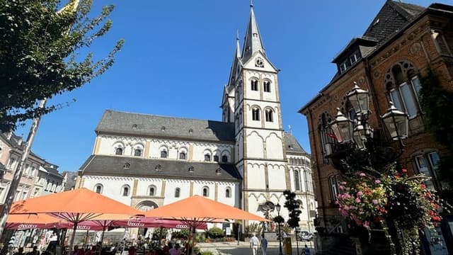 Päpstliche Basilika St. Severus