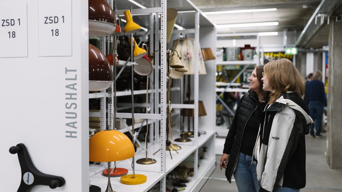 Menschen im Schaudepot