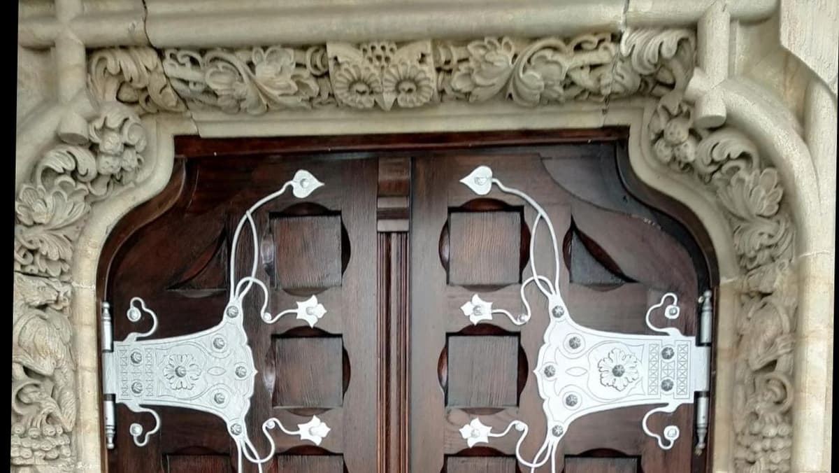 Volkshaus, Lesehall, Eingangstür