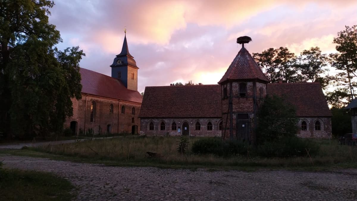 Kloster mit Kirche und Propstei