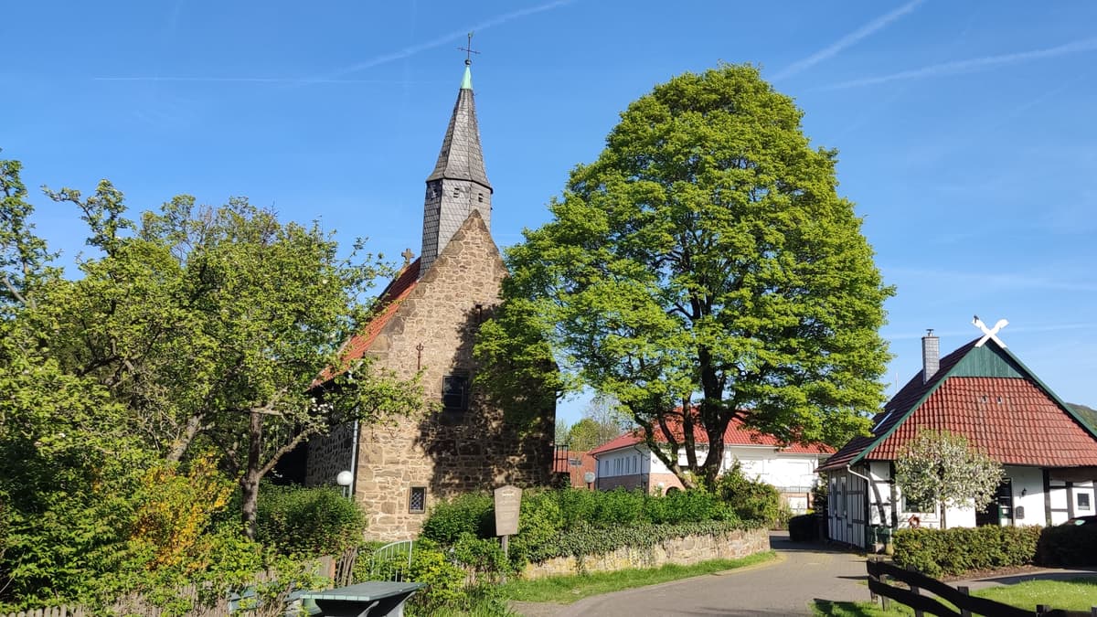 Westansicht der Dorfkapelle
