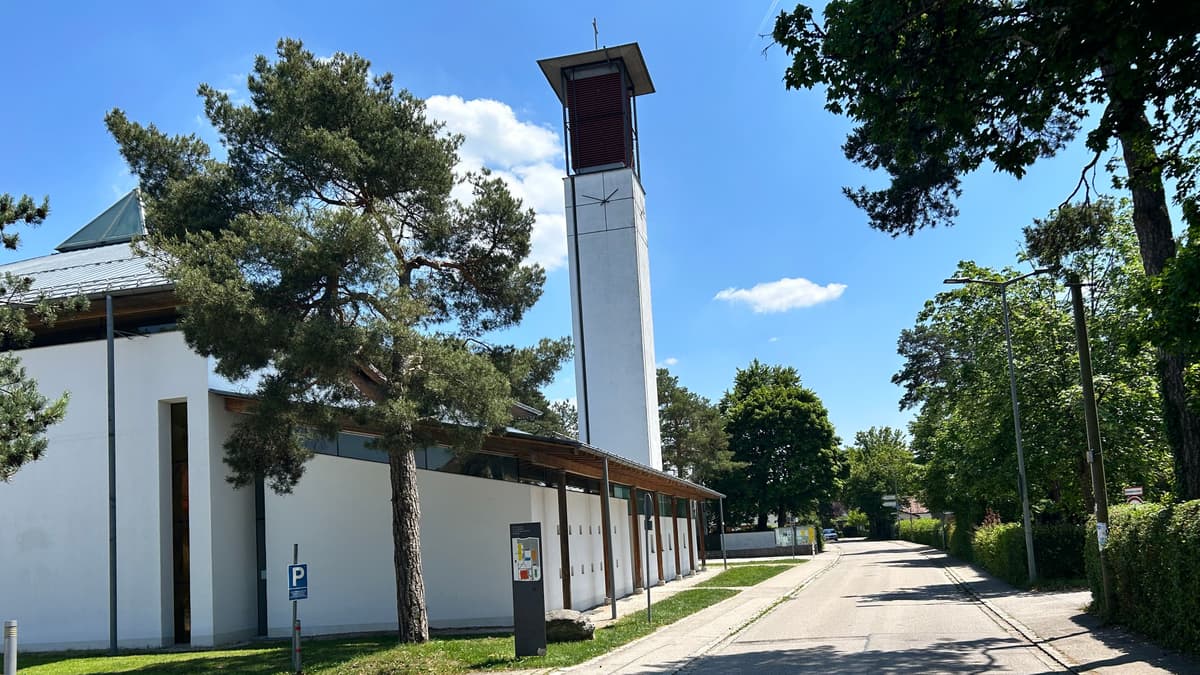 St. Josef der Arbeiter Waldram, Kirche