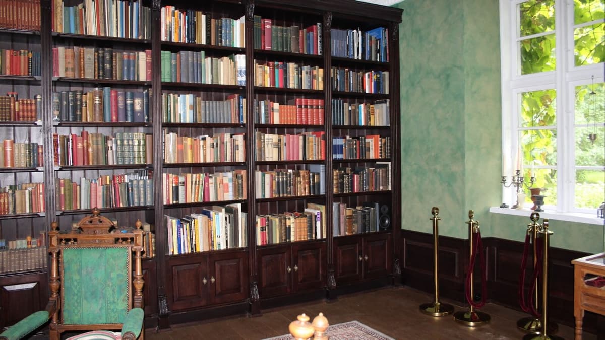 Bibliothek im Gutshaus Bobbin