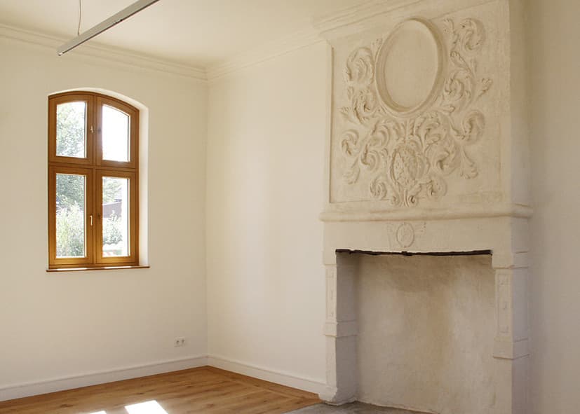 Der Historische Kamin aus dem Jahr 1653 wurde von der Dipl. Restauratorin Karen Keller restauriert.
