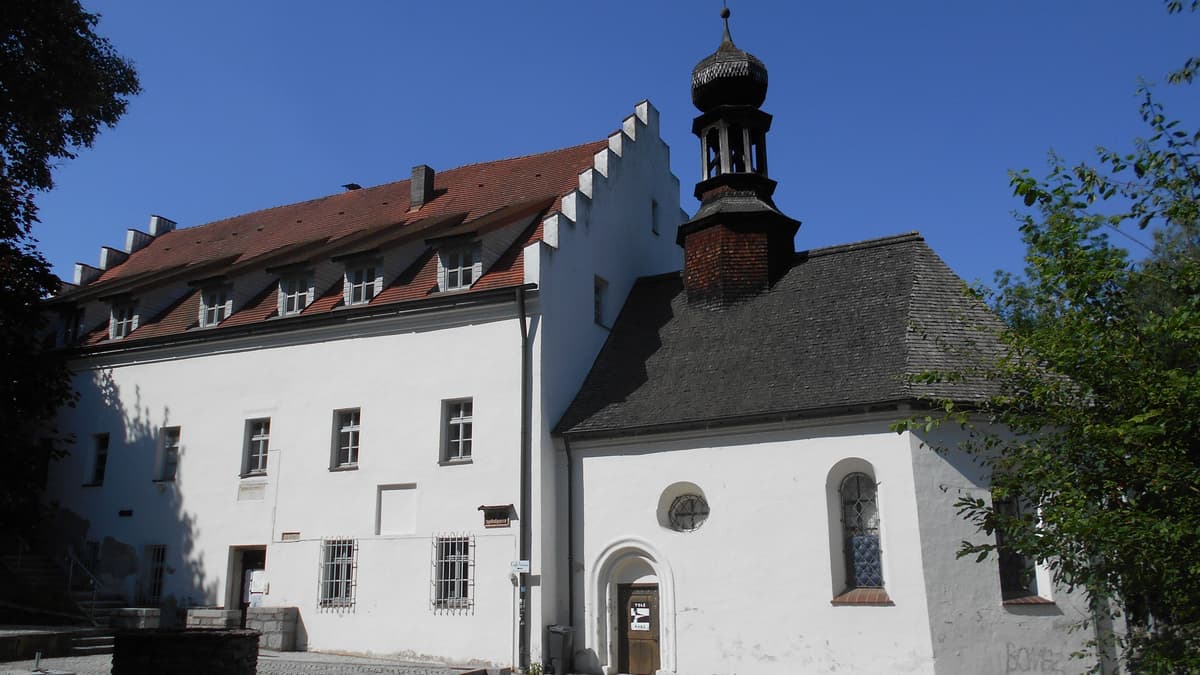 Spital: Gebäude und Kapelle