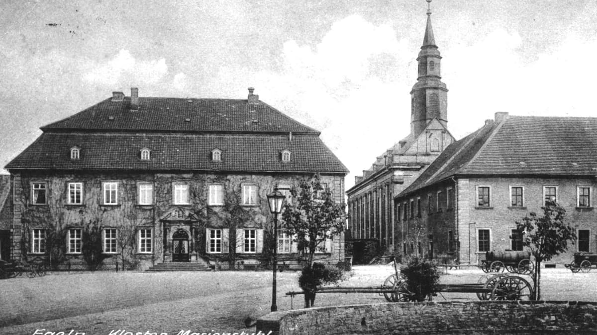 Westansicht des Klosterhofes mit Probstei und Klausur