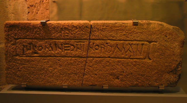 Ausgrabungsmuseum der Stadtkirche St. Dionys