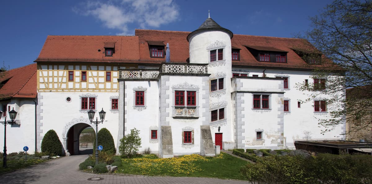 Schloss Liebenstein, Torbogen