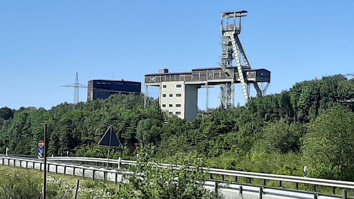 Der Förderturm an der A 3