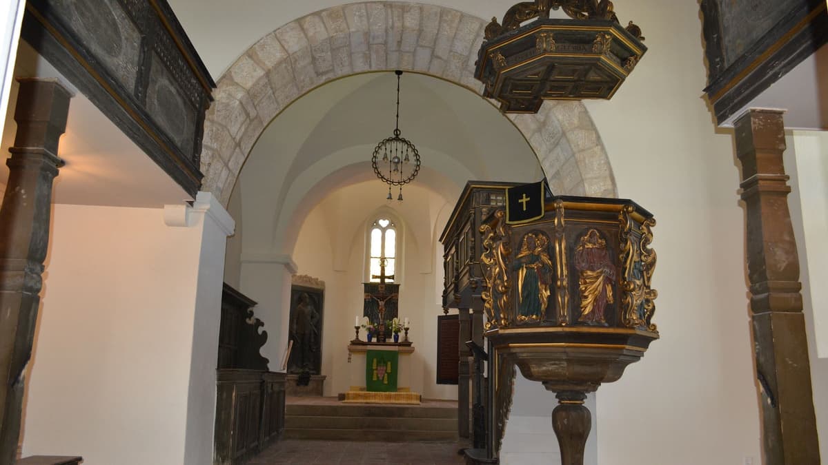Innenansicht zum Altar Kirche Meuchen