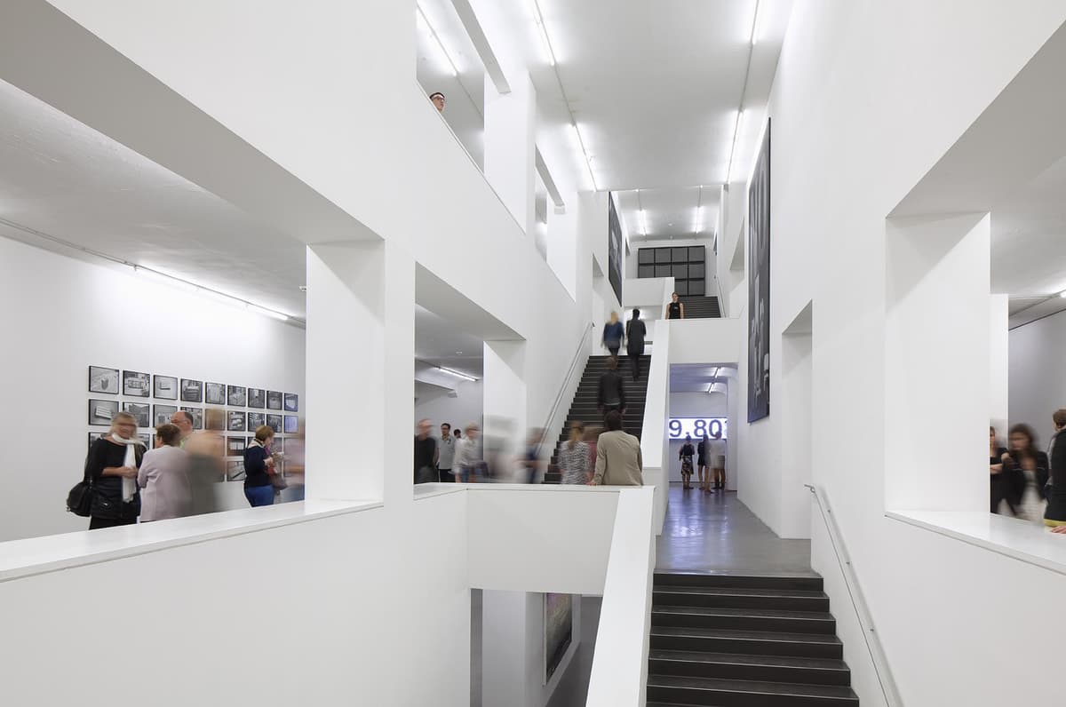 Blick in das Treppenhaus der Sammlung Falckenberg