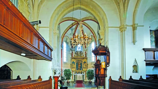 Ev.-luth. Frauenkirche und Frauenfriedhof
