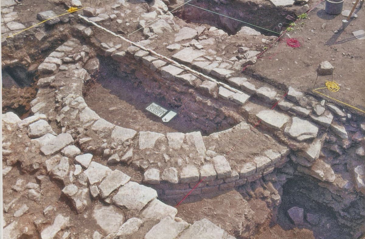 Fundamente des römischen Merkurtempels auf dem Heiligenberg