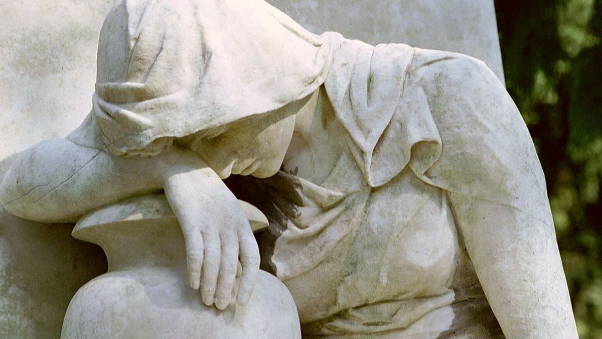 Evangelischer Friedhof, Trauernde