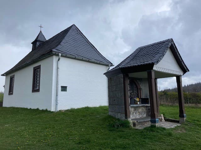 Hallohkapelle außen