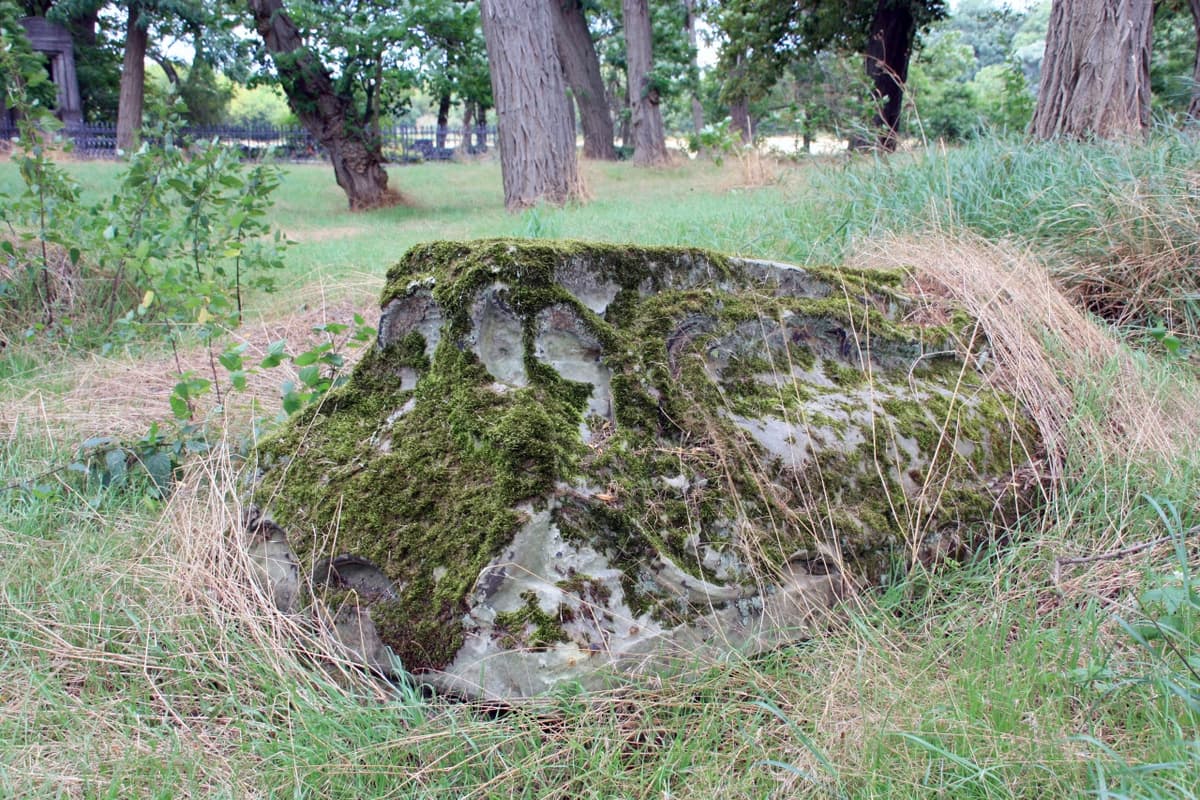 historisches Grab