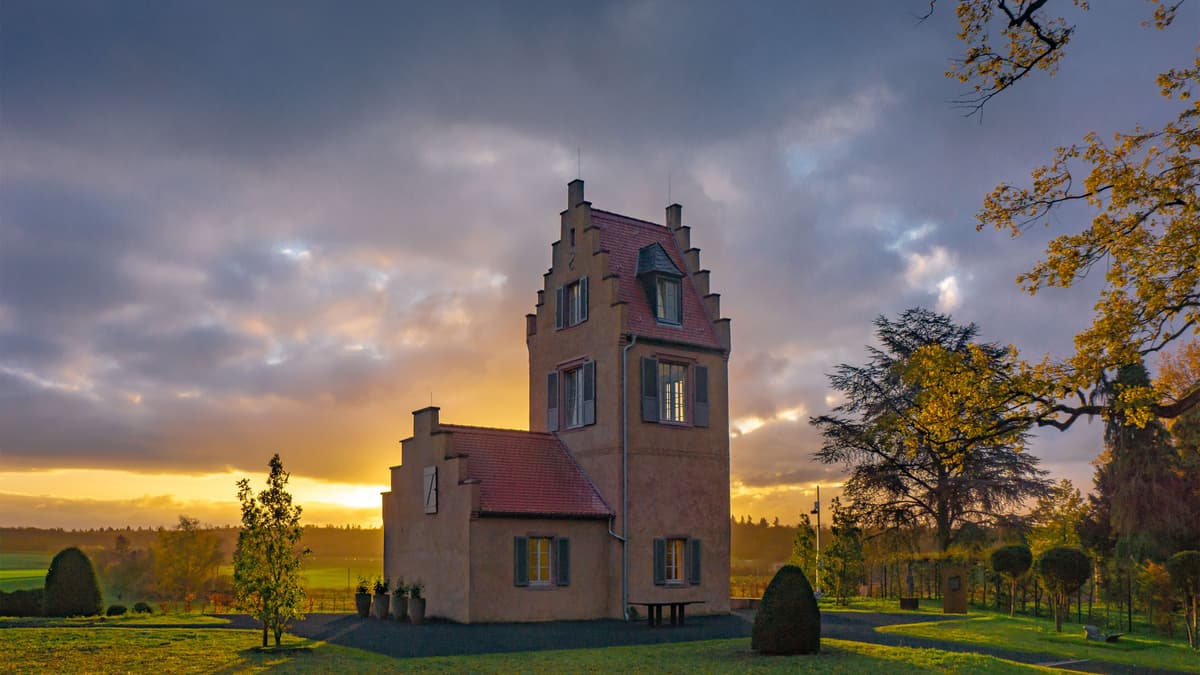 Spanischer Turm bei Sonnenuntergang