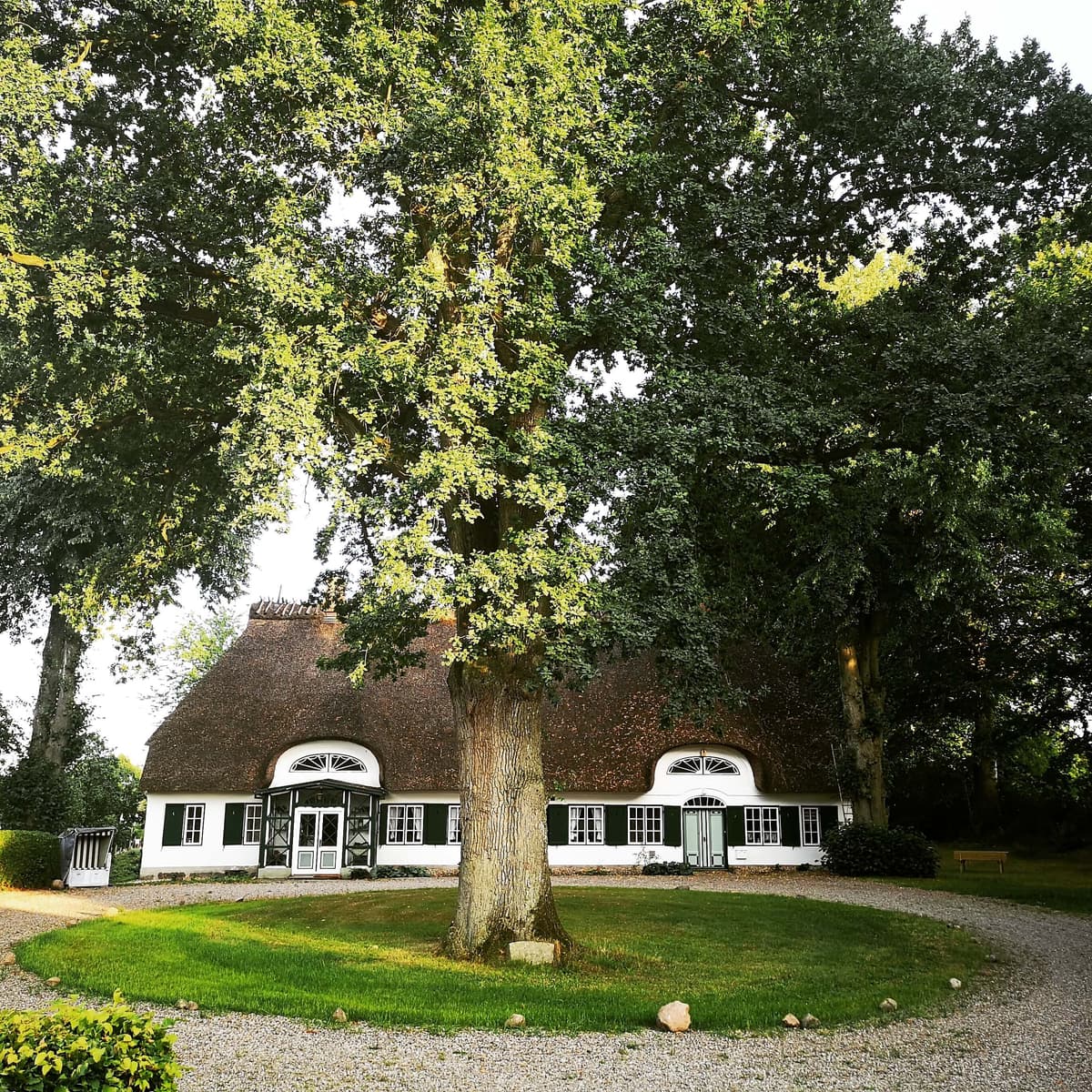Altes Pastorat im Sommer
