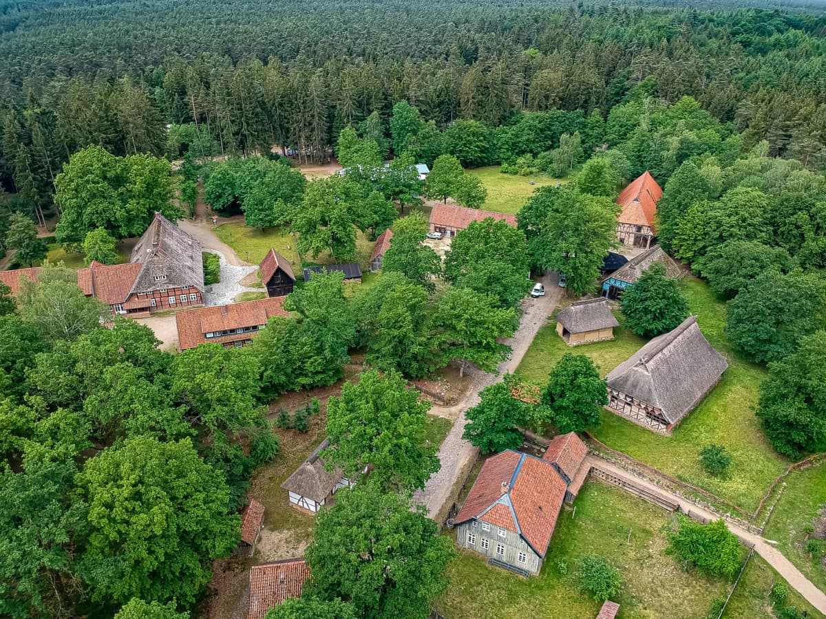 Blick auf das Museumsdorf