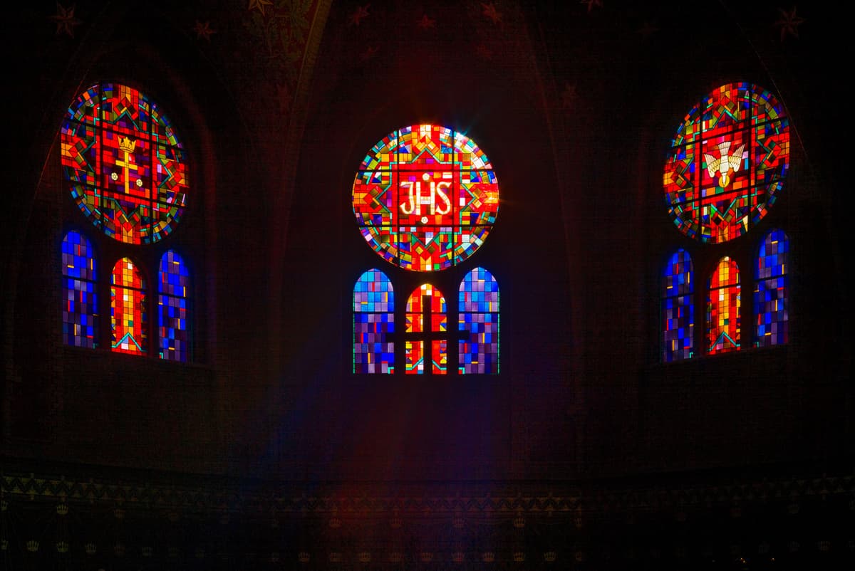 Fenster in der Apsis der Erlöserkirche zu Potsdam