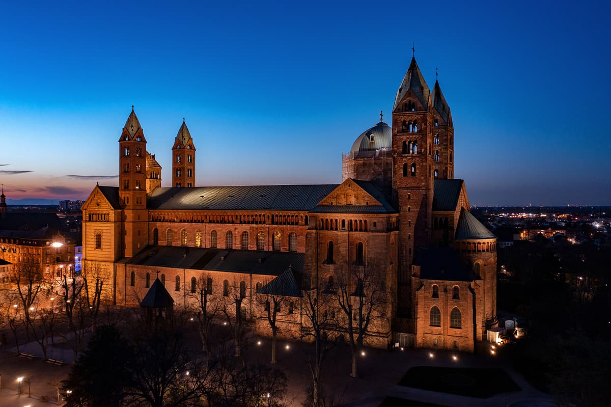 Der Speyerer Dom von Südwesten