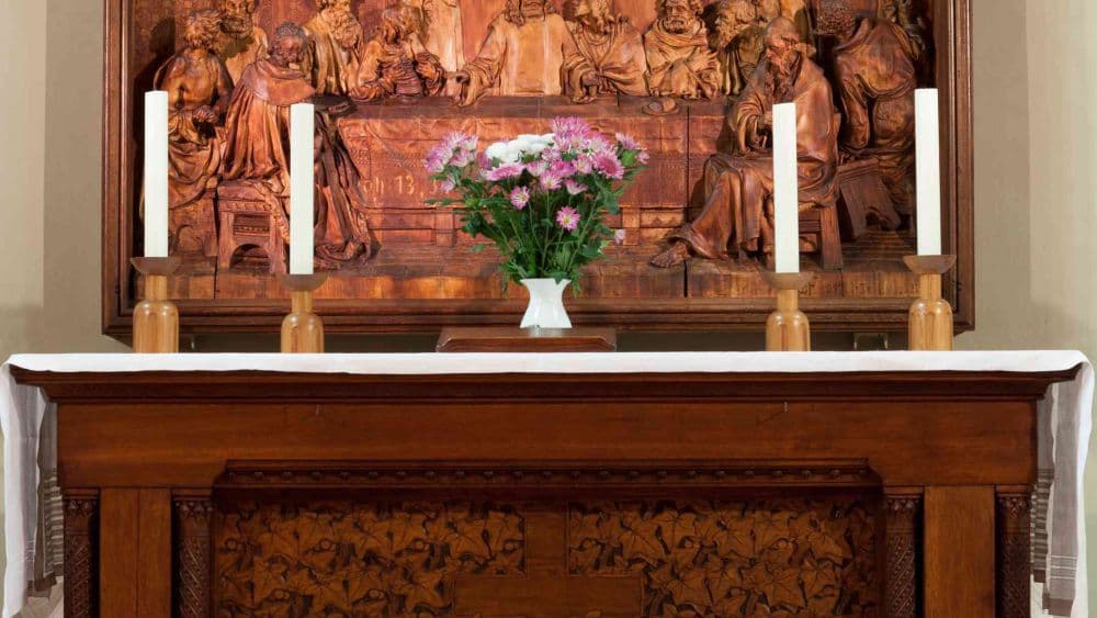 Altar-Schnitzbild von Heinrich Behr in der Paul-Gerhardt-Kirche